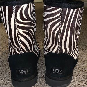 Zebra print UGGs (short)